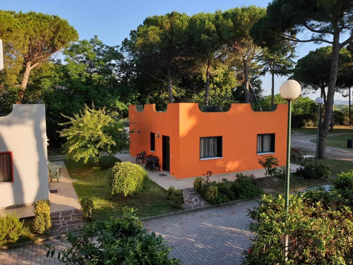 Villaggio Mithos Misano Adriatico Exterior foto