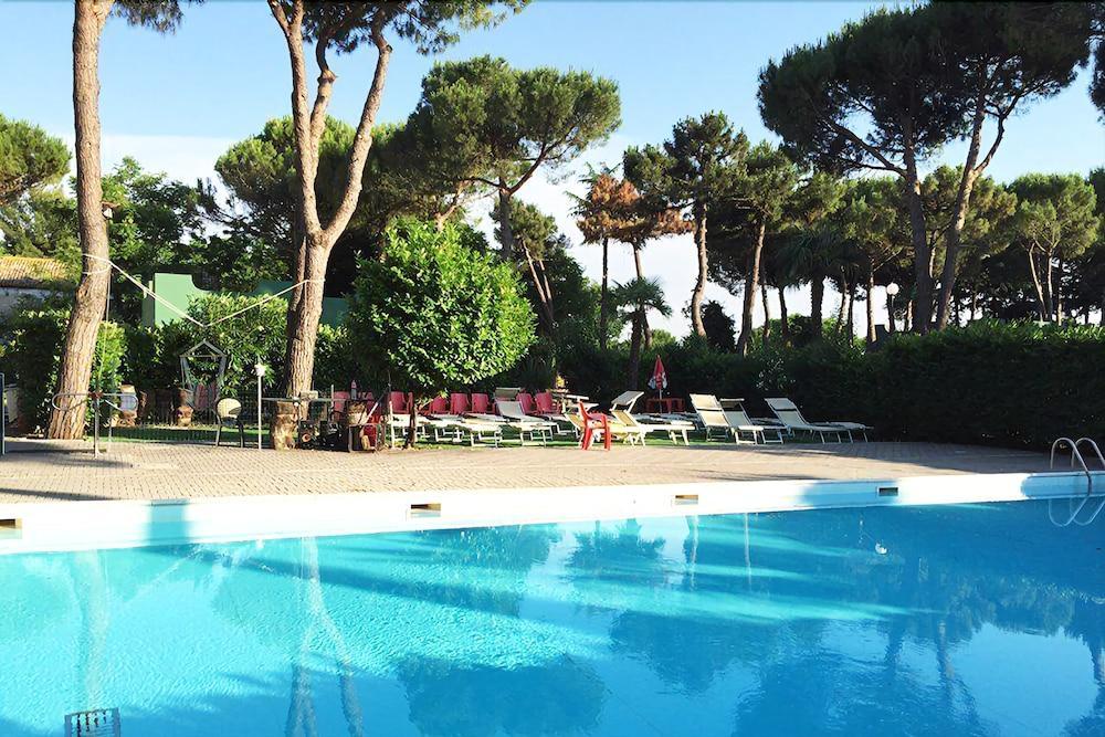 Villaggio Mithos Misano Adriatico Exterior foto