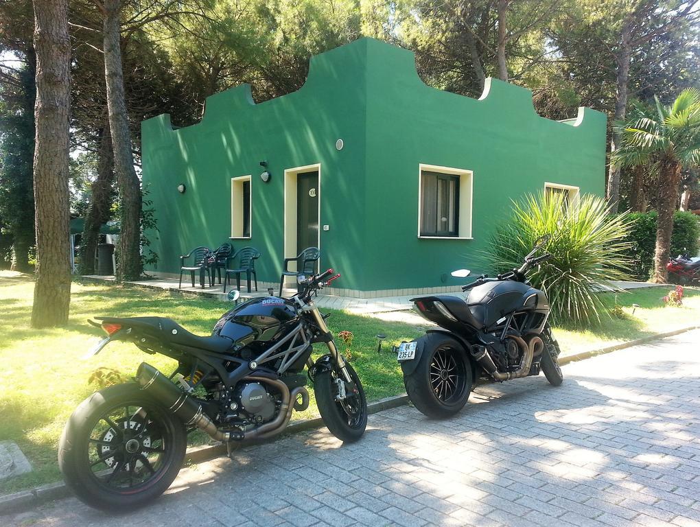 Villaggio Mithos Misano Adriatico Exterior foto