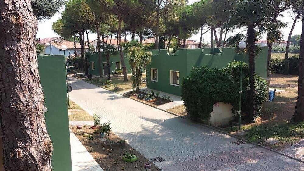 Villaggio Mithos Misano Adriatico Exterior foto
